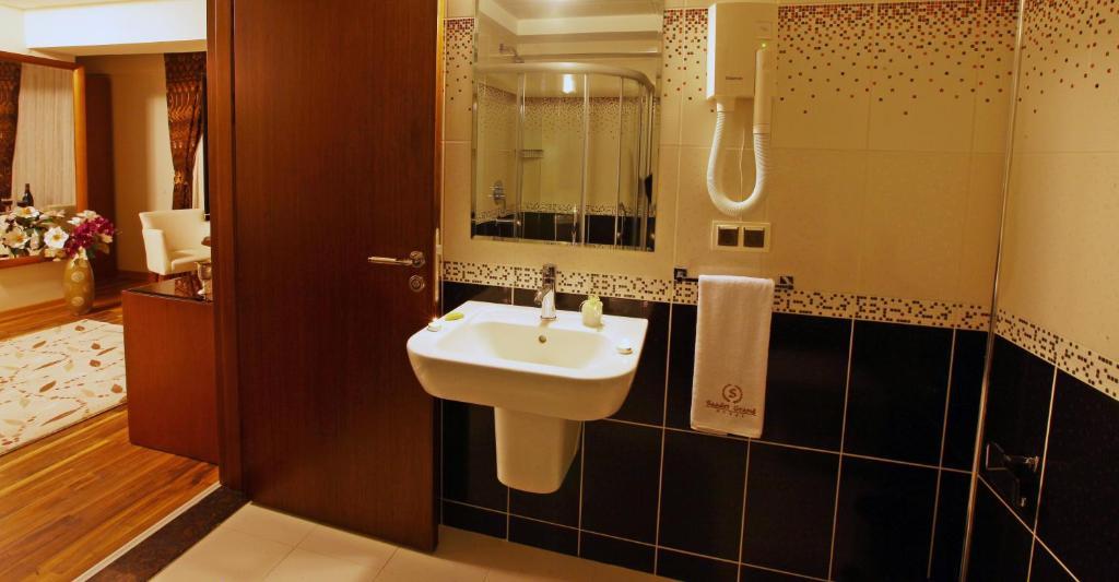 Saadet Grand Hotel Hatay Eksteriør bilde